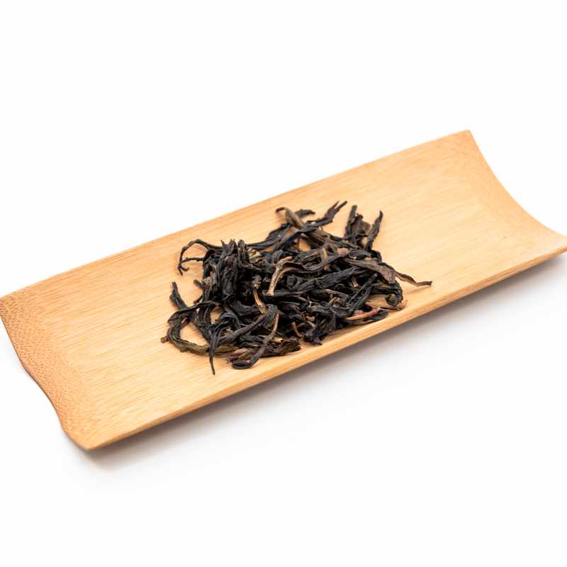 Phoenix Oolong (Iris & Orchid Fragrance) in a scoop