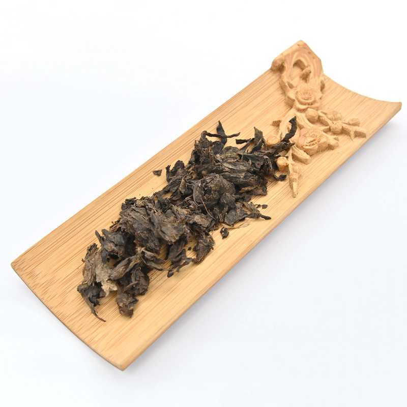 Hunan Black Tea Pillar in a scoop